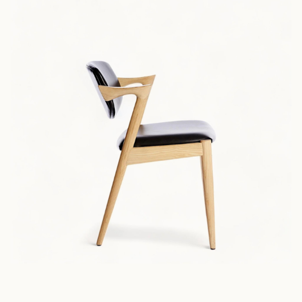 Picture of Chair a-401 nera, light wood frame, leather pu605 upholstery, black
